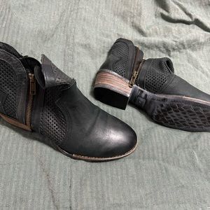 Sterling River Leather Ankle Boots